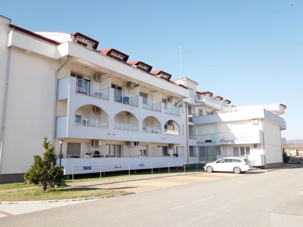 Svjetlanalex 1 Apartamento Banja Koviljača Exterior foto